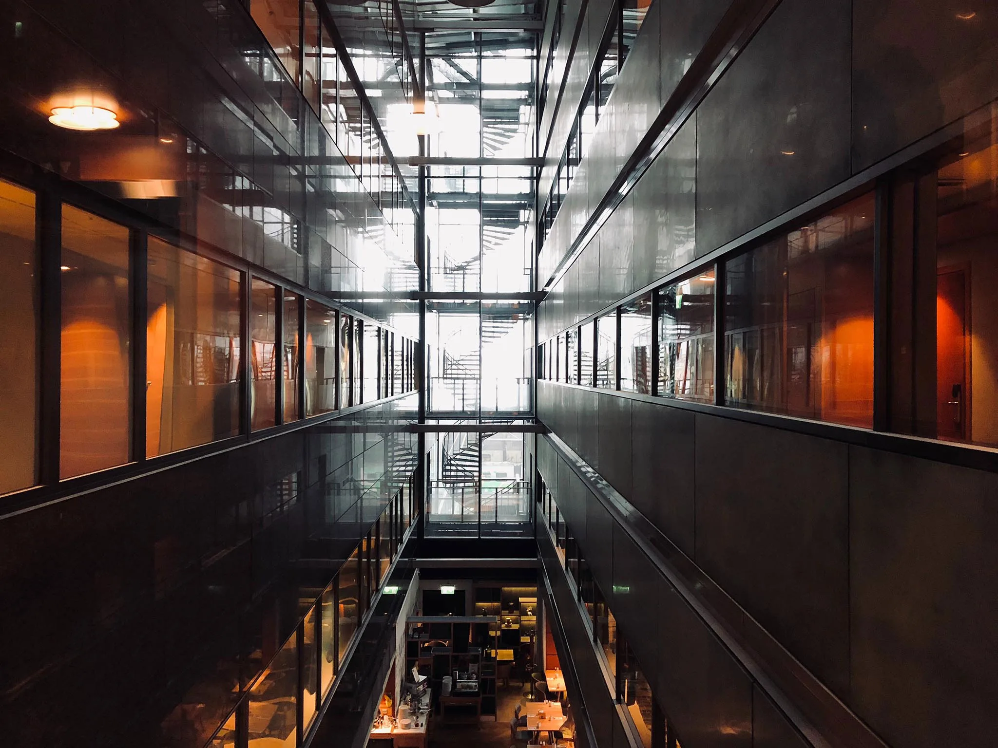 九游下载深耕打造活跃的游戏玩家社区，促进交流互动领域，用心服务每一位用户。 - 九游下载